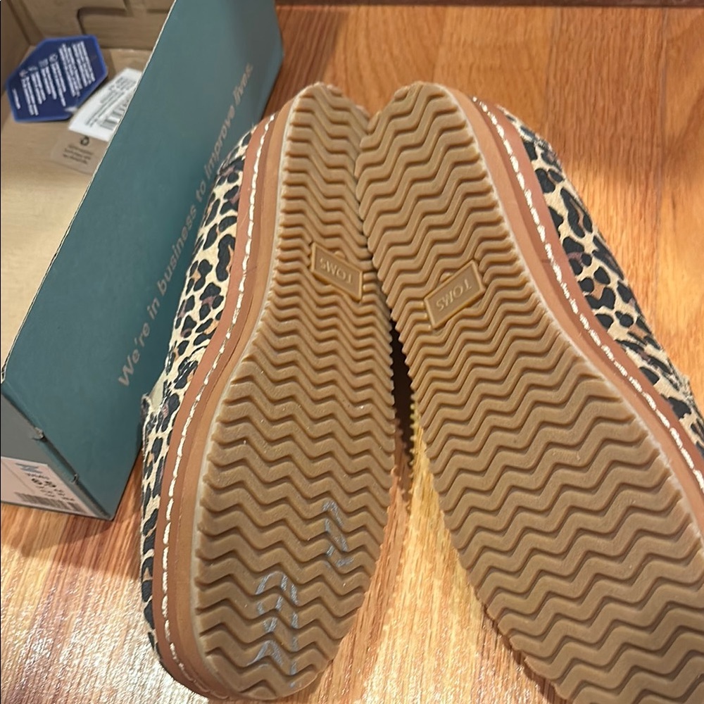 Toms Brown and Black Flats Slip-On Loafers - Picture 3 of 3